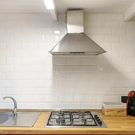 Electra House Apartment