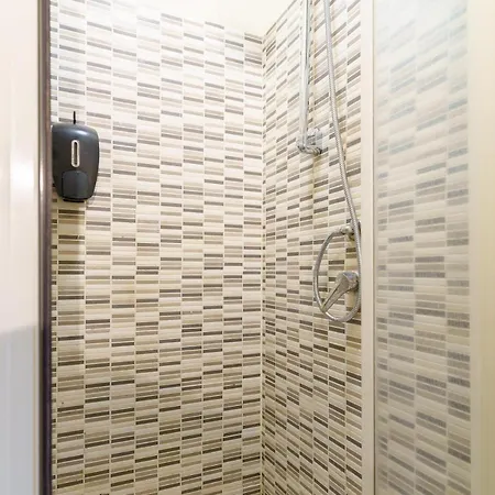 Electra House * 卡塔尼亚